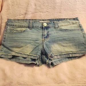 Sz 11 no boundaries Jean shorts